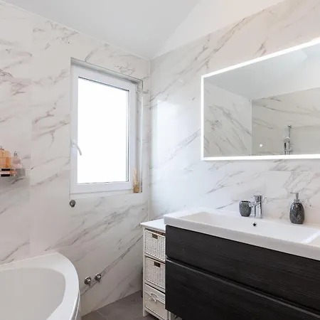 La Perla - קורצולה